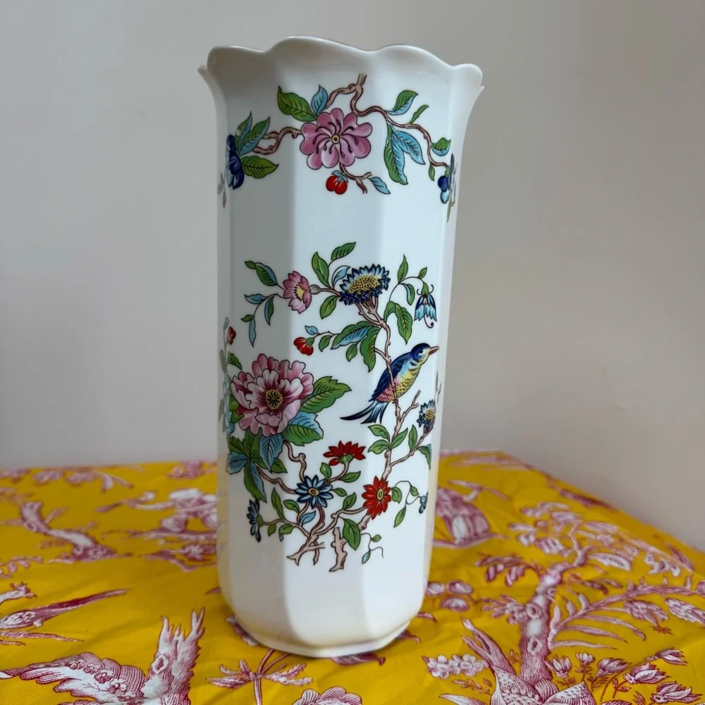 Aynsley Pembroke Gold Trim Porcelain Vase England Chinoiserie Garden Floral